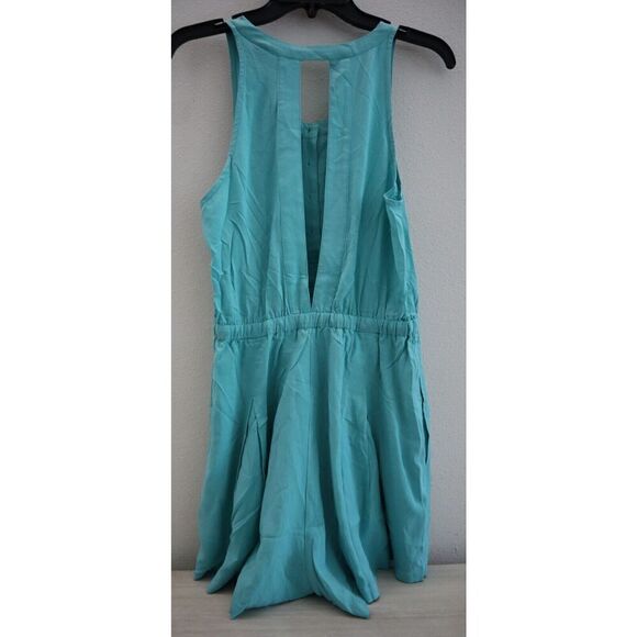 Tigerlily Women's Sz 4 Aqua Blue Sleeveless Relaxed Fit 1/2 Button Romper - Picture 2 of 10